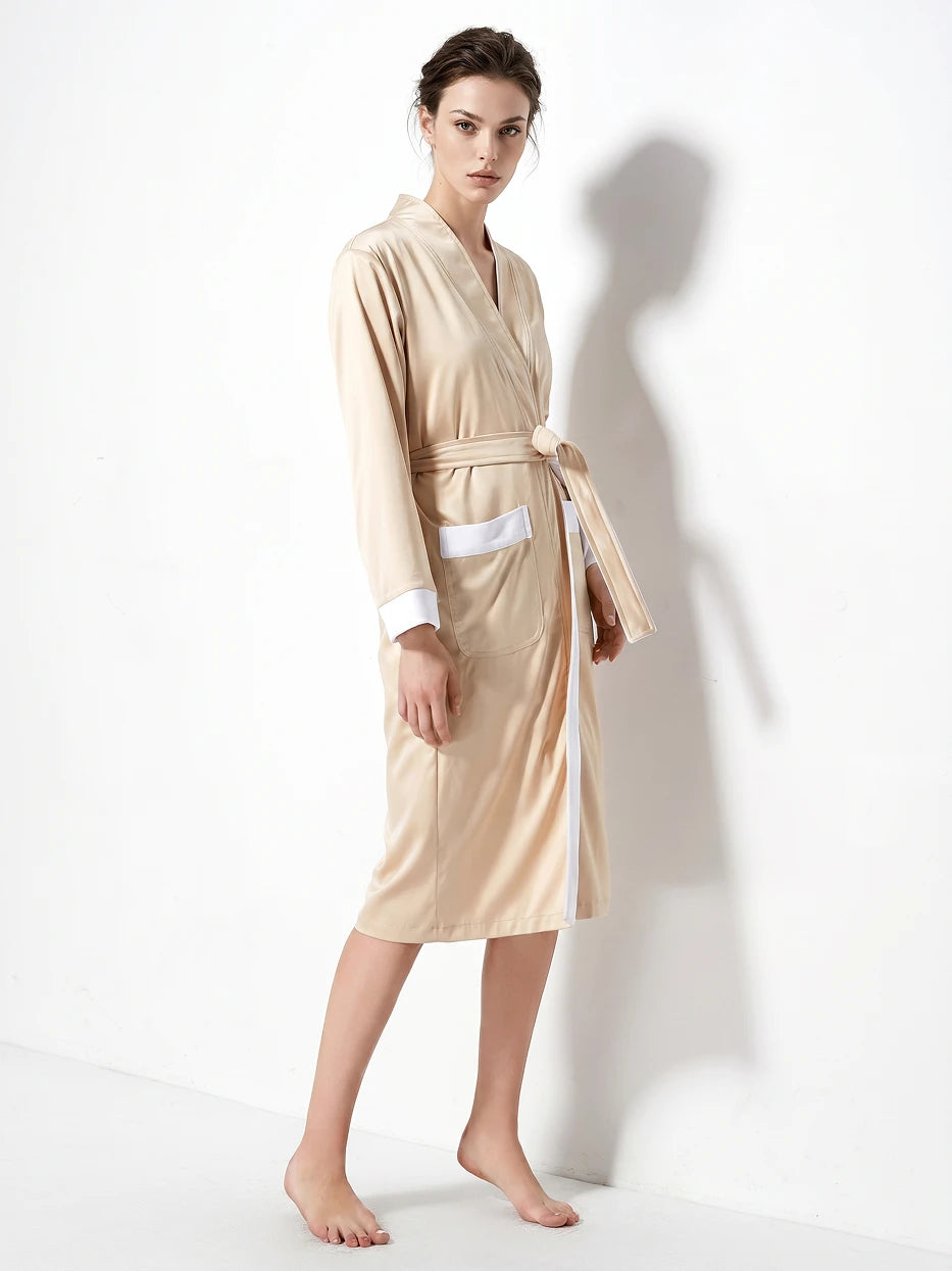 Pure white background full-body front shot of model wearing size M HERA amber double-layer bathrobe, fully displays kimono open lapel, dual contrast pockets and long draping silhouette, shows daily home rest wearing effect