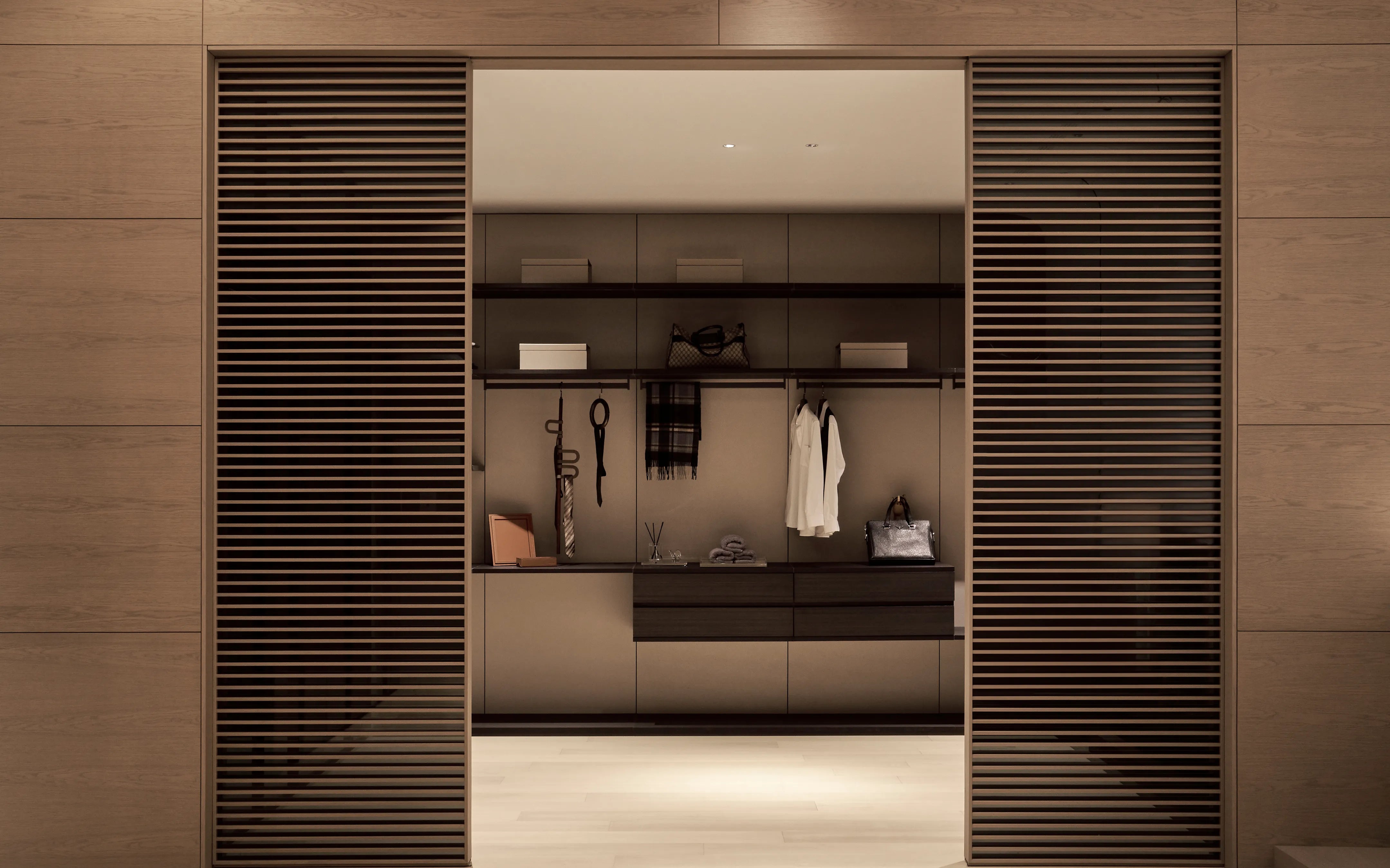 Luxury walk-in closet styled with the RESONG R Towel Collection, MAYA Bathrobe, XUYU Bath Collection, Butterfly Collection and Crystal Long Tray, creating a refined hotel-inspired dressing space.