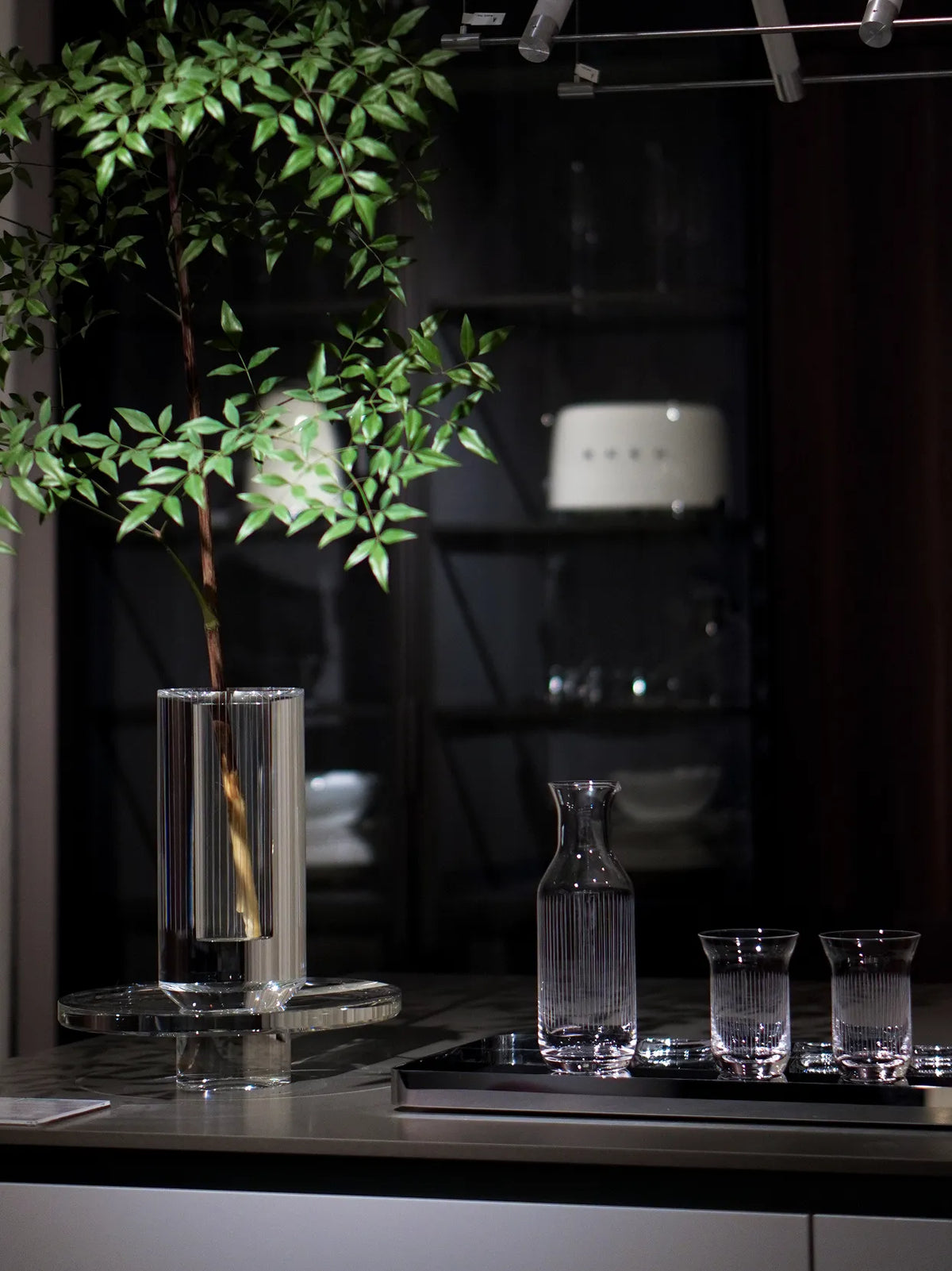 XUYU Hand-Cut Crystal Drinkware Set, vertical stripe glass pitcher and tumbler cups, minimalist kitchen table water glass set
